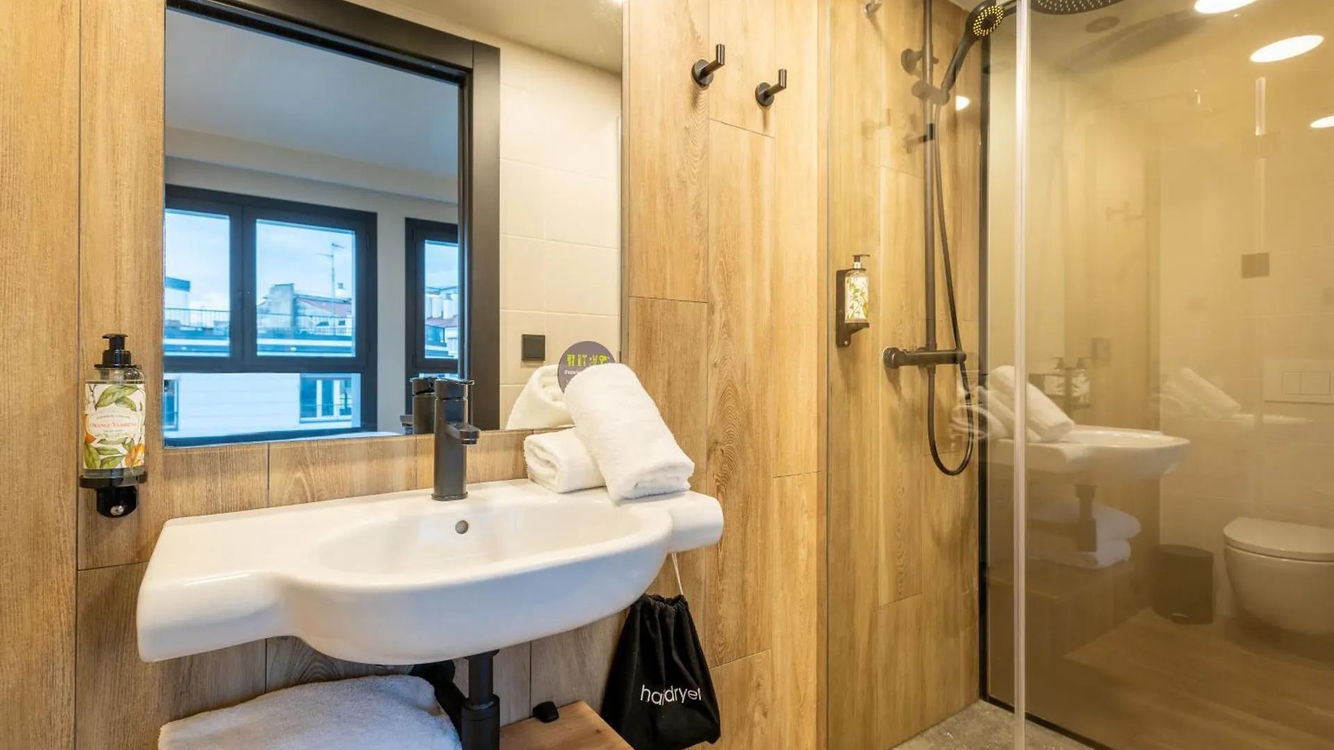 **  Leonardo Boutique Hotel Сан-Себастьян Испания